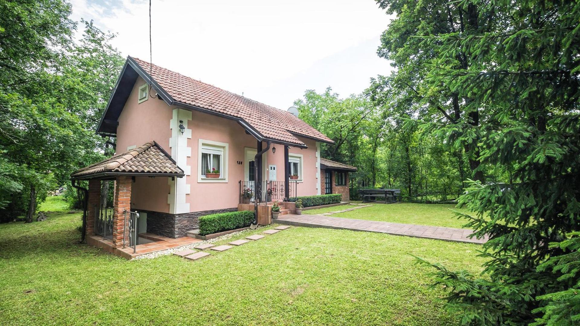 Отель Nika Catrnja Экстерьер фото