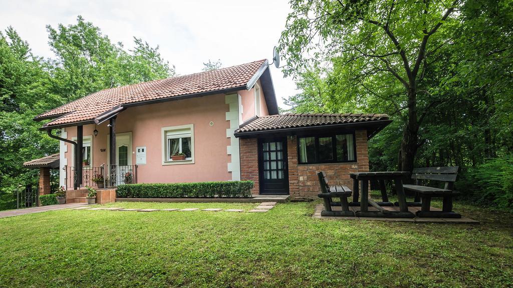Отель Nika Catrnja Экстерьер фото